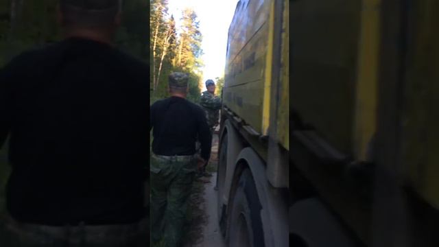 Разбирают остатки военной точки смотреть онлайн