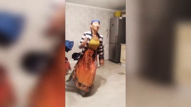 Цыганская полька (по домашнему) смотреть онлайн