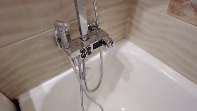 Душевая система с тропическим душем.mp4
