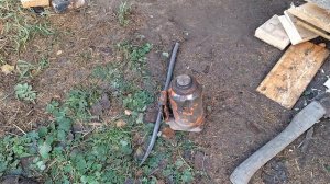 ФУНДАМЕНТ ЛОПНУЛ, ДОМ САДИТСЯ В ЗЕМЛЮ. ЧТО ДЕЛАТЬ? ПОДНИМАЕМ ДОМ ДОМКРАТОМ, УСИЛИВАЕМ ФУНДАМЕНТ ДОМ