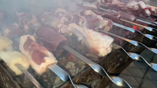 Разделка туши барана на шашлык2. Шашлык азербайджанский шашлык. Омлет с помидором на углях!culinary смотреть онлайн