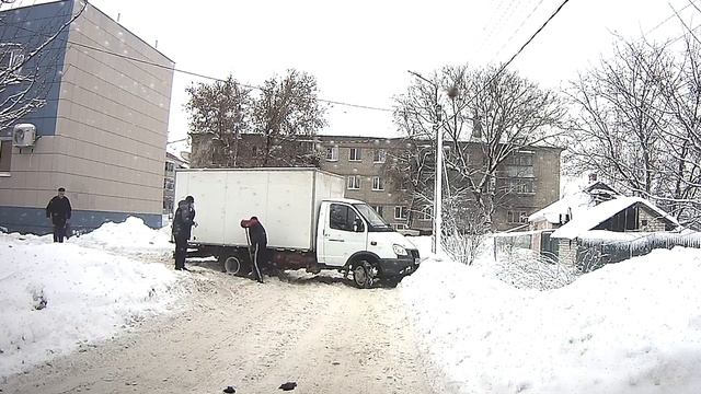 Человек человеку должен быть не волк! А друг, товарищ и брат... смотреть онлайн