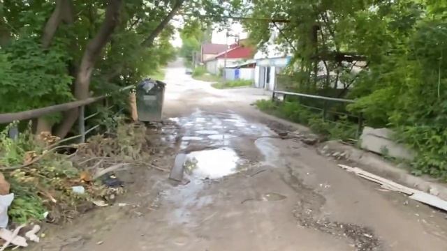 Загаженная речка впадает в Волгу смотреть онлайн