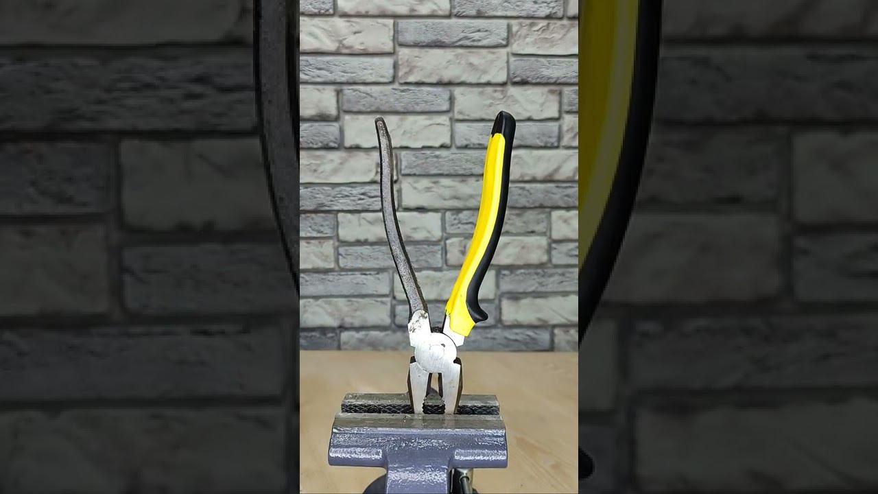 Обязательно запомни эту хитрость! Как можно легко закрепить рукоятку на плоскогубцах? #Shorts смотреть онлайн