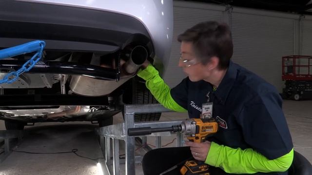 2004 Toyota Corolla Trailer Hitch Installation смотреть онлайн