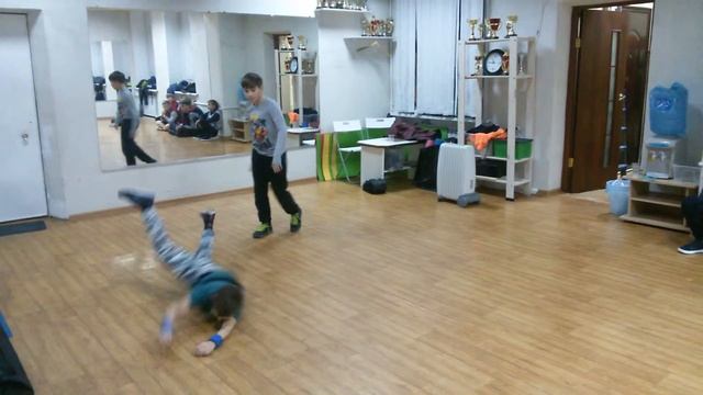 Пробный баттл. Никитин Иван vs. Орловский Евгений смотреть онлайн