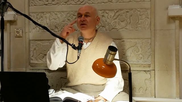 Ачьюта Прия Прабху о КришнО смотреть онлайн