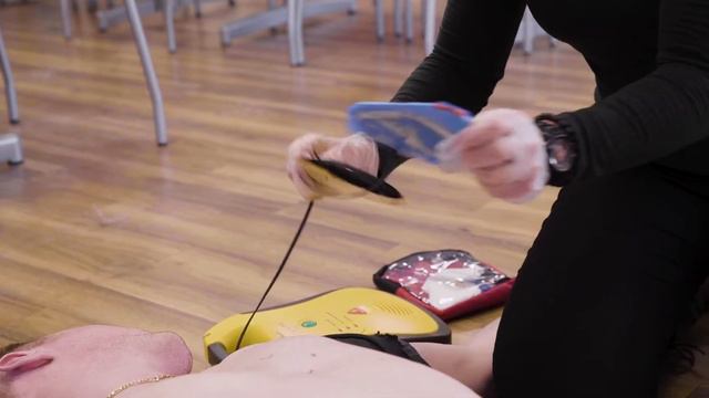 Defibtech Lifeline | CPR/AED Training смотреть онлайн