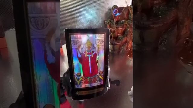 Иерофант - старший жрец, я дам совет, я кладезь знаний. Описание старших Арканов в системе таро смотреть онлайн