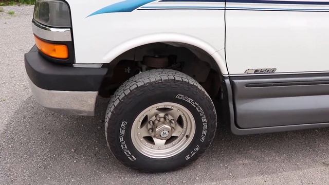 WeldTec Designs 1 year Review - Chevy Express 3500 5" Lift and Fox Shocks смотреть онлайн