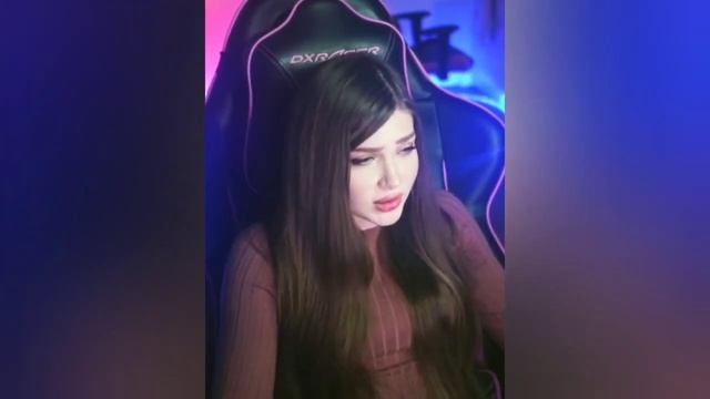 Карина стримерша и шизики с sharisha.net смотреть онлайн