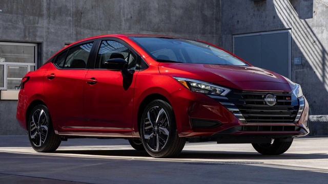2023 Nissan Versa Debuts With Revised V-Motion Grille, New Trim Pack смотреть онлайн