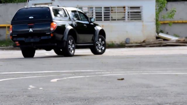 Mitsubishi L200 Пикап 2013 Чёрный, Таиланд смотреть онлайн
