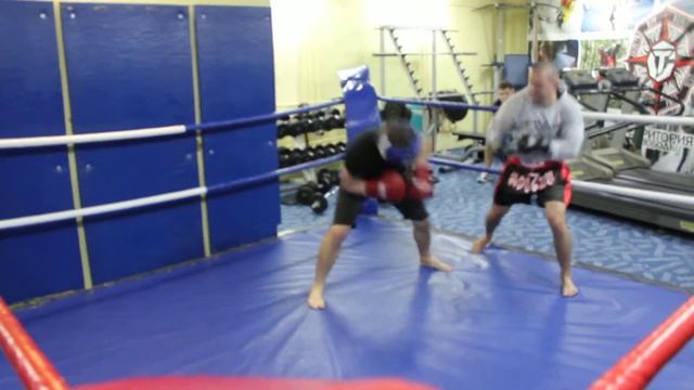 Спарринг с инструктором в Weekend Boxing Club смотреть онлайн