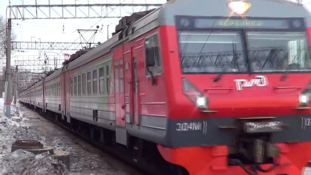 Электропоезд ЭД4М-0472 "ЭКО", платформа Москва Каланчёвская смотреть онлайн