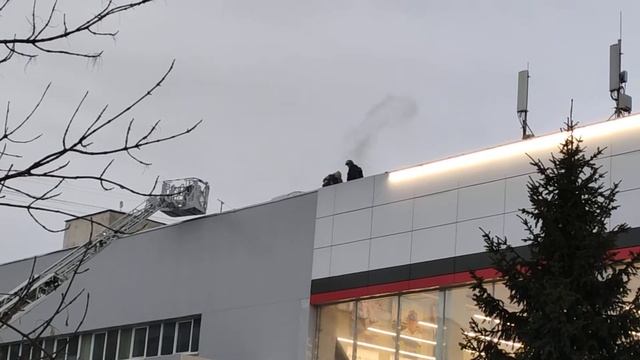 Пожар. Горит вытяжка от мангала, магазин евроспар на рокотова смотреть онлайн