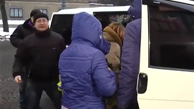 Гумпомощь Авдеевке - от харьковской «Солидарности» смотреть онлайн