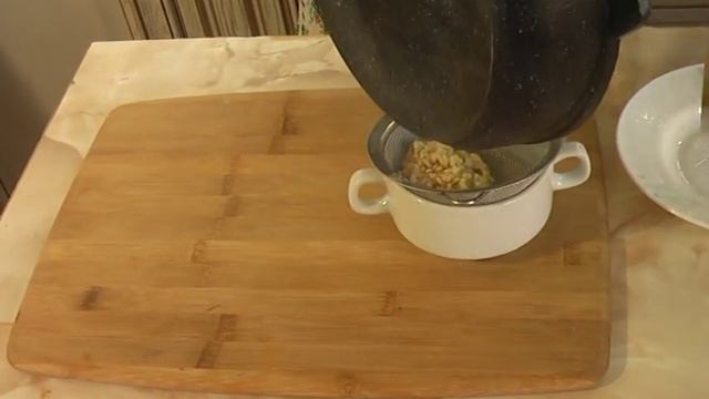 НЕОБЫКНОВЕННО ВКУСНЫЙ САЛАТ С ШАМПИНЬОНАМИ И КРЕВЕТКАМИ. Очень простой рецепт! смотреть онлайн