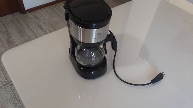 CAFETEIRA ELETRICA ELECTROLUX ECM10 | Unboxing, teste e impressões iniciais смотреть онлайн