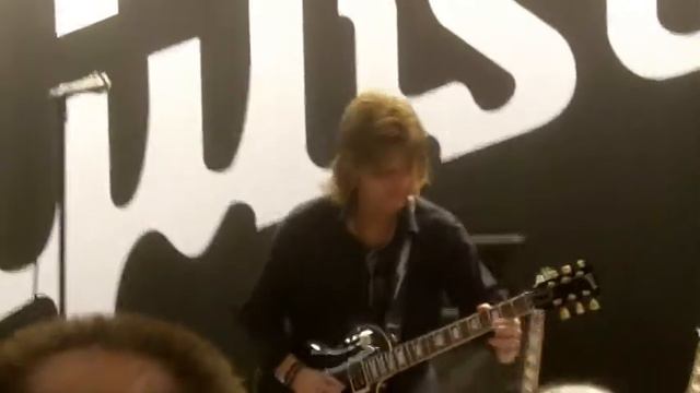 Gibson Les Paul Axcess Demo at Frankfurt Musikmesse 2010 смотреть онлайн