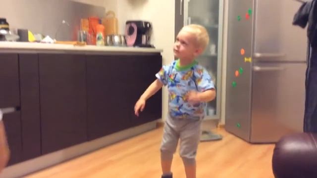 У жирафов пятнышки везде... смотреть онлайн