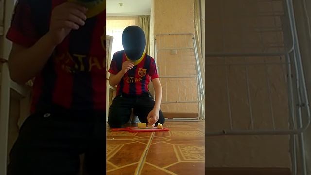 Что будет если не мыть кухонную пластиковую доску месяц, порезать на ней чтото и съесть смотреть онлайн