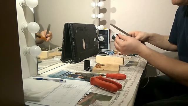 Готовим паяльник к пайке контактов деталей и проводов смотреть онлайн