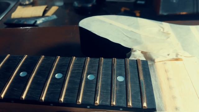 Сделай гриф идеальным, шлифовка ладов это просто. Лады EVO Gold JESCAR (3.0 мм) смотреть онлайн