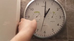 Часы на стену без гвоздей!