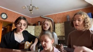 По бугоркам по лунным косогоринкам …