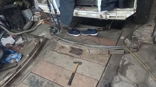 Сам собрал рессоры на свою газель. Ремонт рессор газели. Ремонт газели своими руками. gazelle sable смотреть онлайн
