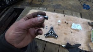 Ремонт вариатора Arctic Cat . Проверка соосности шкивов.