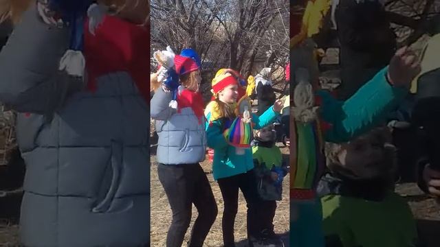 Проводы масленицы в Волгограде в Красноармейском районе.Доча выступает.