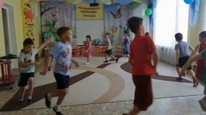 Танец "Мы маленькие дети, нам хочется гулять"