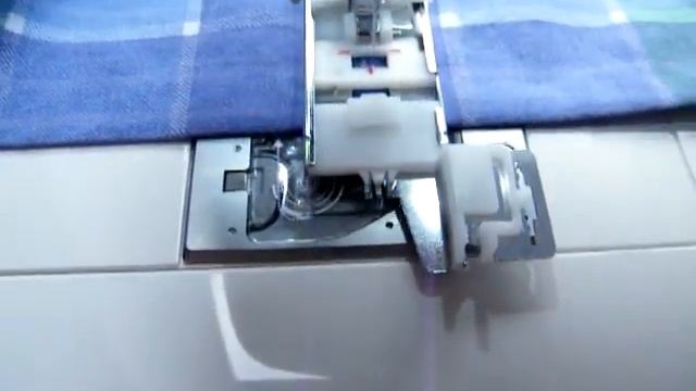 Juki HZL DX 5 - Knopfloch смотреть онлайн