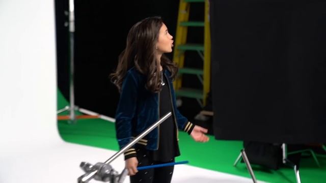 Kaylin and Ramon Make Wand IDs ⭐ | Just Roll With It | Disney Channel смотреть онлайн