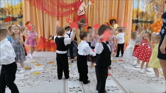 Осенний утренник в младшей группе "Росток". смотреть онлайн