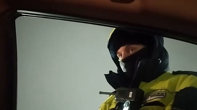 Главный ДПСник Череповца не знает и не соблюдает законы Беспредел. смотреть онлайн