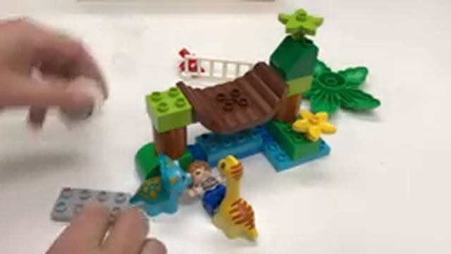 JURASSIC WORLD LEGO DUPLO 10879 GENTLE GIANTS PETTING ZOO - DINOSAURS смотреть онлайн