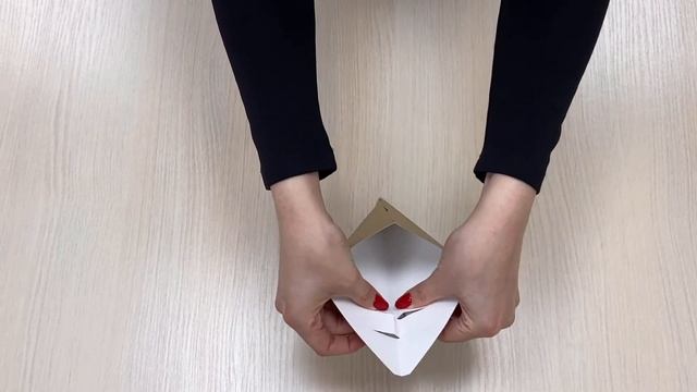 Инструкция: как собрать упаковку для картофеля фри с отделением под соус смотреть онлайн