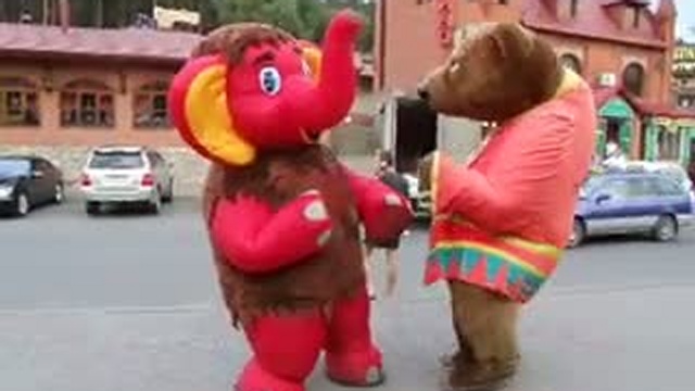 Слон vs Медведь *** смешно... смотреть онлайн
