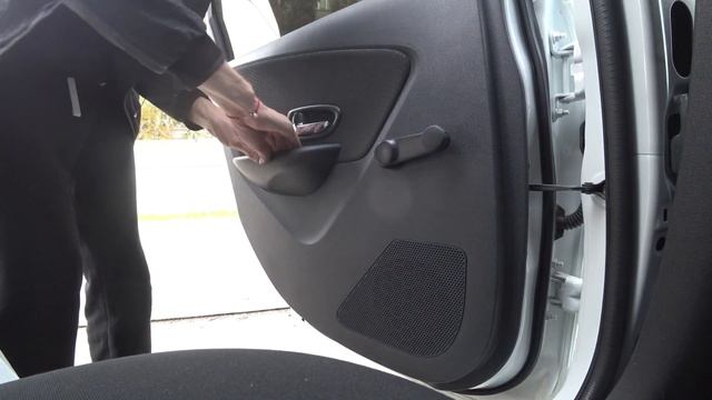 Установка задних динамиков Almera G15 / 2 din магнитола Podofo 7018b смотреть онлайн