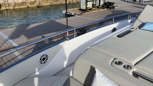 Worldwide Premiere | Azimut Verve 47 | 2020 Miami Yacht Show смотреть онлайн