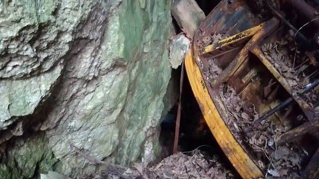 Huge subterranean cave system exploration смотреть онлайн