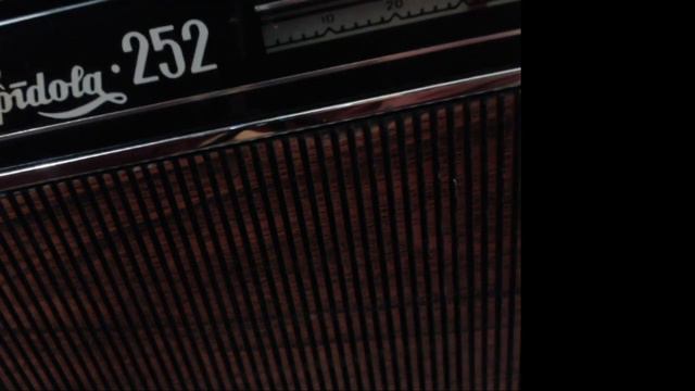 Экспортная Spidola 252. Для любителей 80 и 160 метрового диапазонов. Плюс "87-108 мгц от Талгата". смотреть онлайн