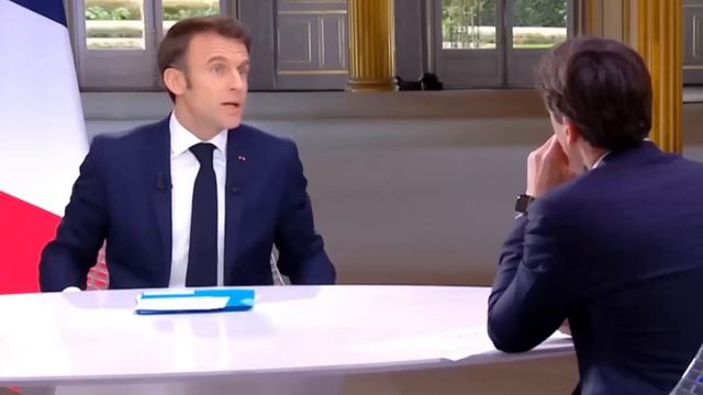 Зачем Макрон часы спрятал? Wristwatch Of Macron
