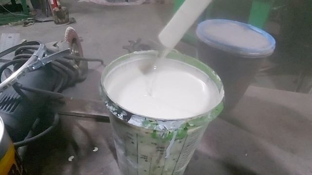 Полуприцеп-скотовоз Pezzaioli.Грунтование,покраска,сборка. смотреть онлайн