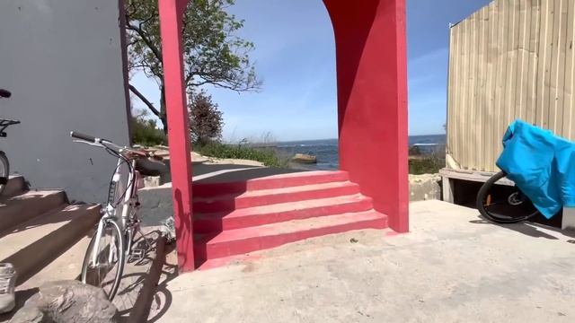 Одесса 7 мая 2022. 4 прилета по Одессе застали нас на море. Видео пожара из пабликов. смотреть онлайн