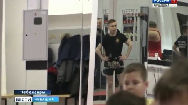 Юных воспитанников чебоксарского клуба «Феникс» тренируют титулованные спортсмены смотреть онлайн