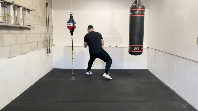 Mike Tyson Teaches the Peekaboo Boxing Combo Explained смотреть онлайн
